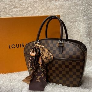 Authentic Louis Vuitton Damier Sarria horizontal Bag 💛